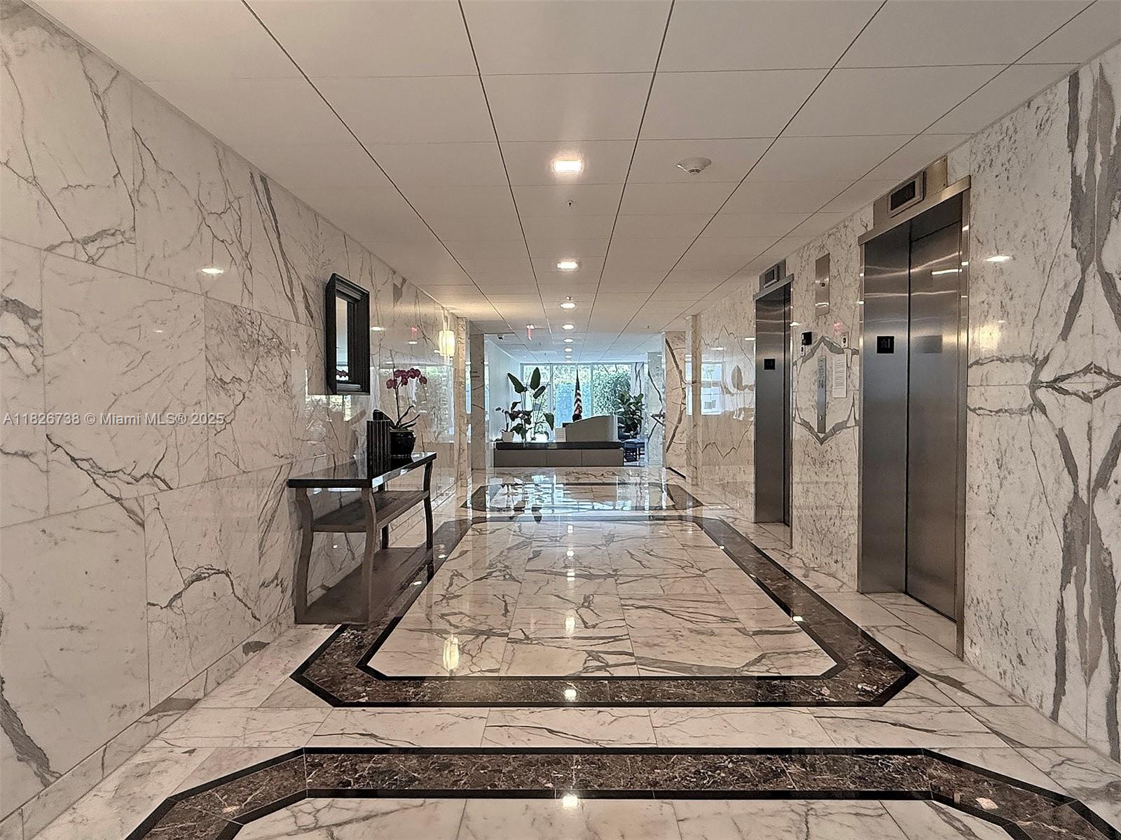177 Ocean Lane Dr #906, Key Biscayne FL 33149