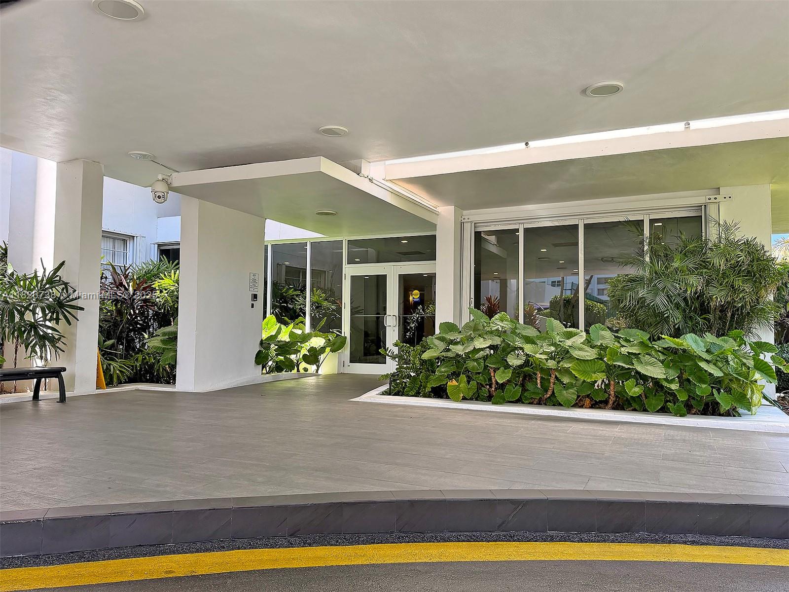 177 Ocean Lane Dr #906, Key Biscayne FL 33149