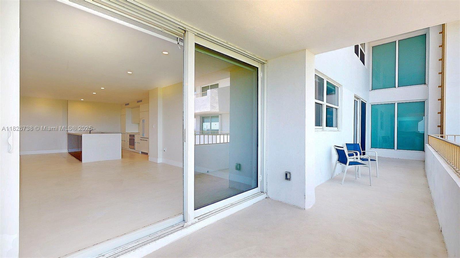 177 Ocean Lane Dr #906, Key Biscayne FL 33149