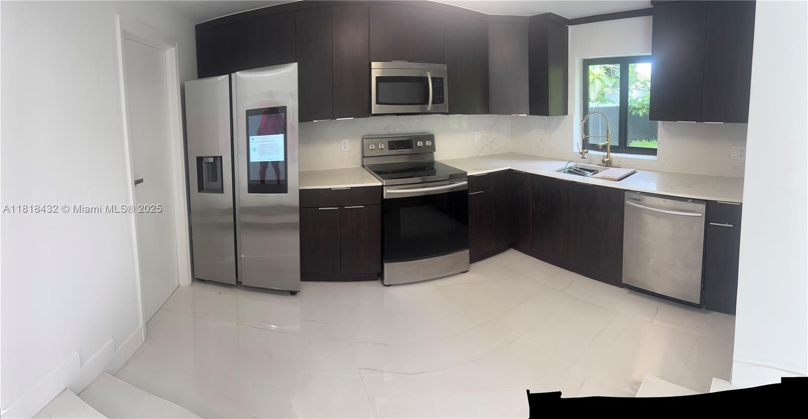 15725 NE 11th Ct, North Miami Beach, Florida image 4