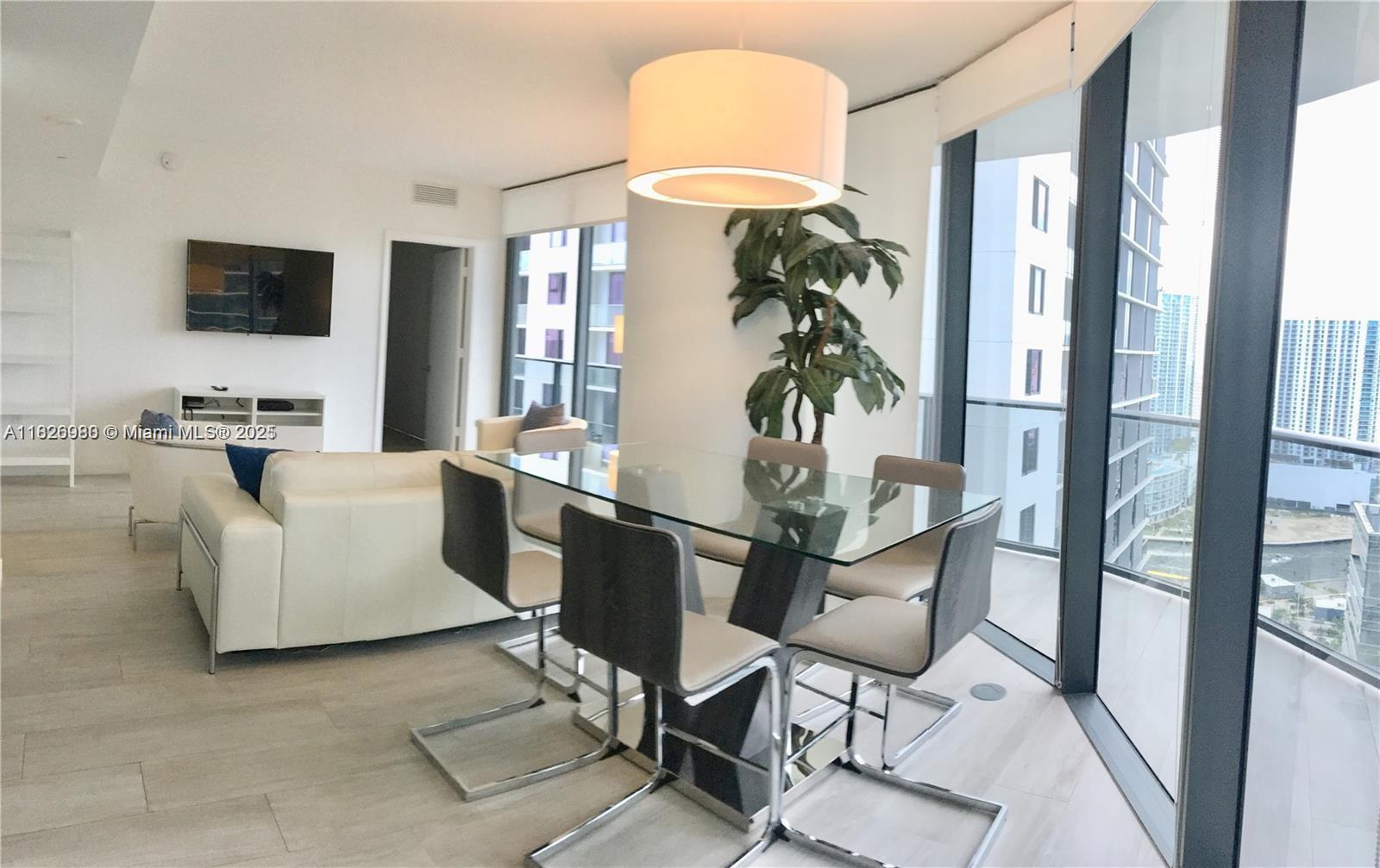 55 SW 9th St #2901, Miami FL 33130