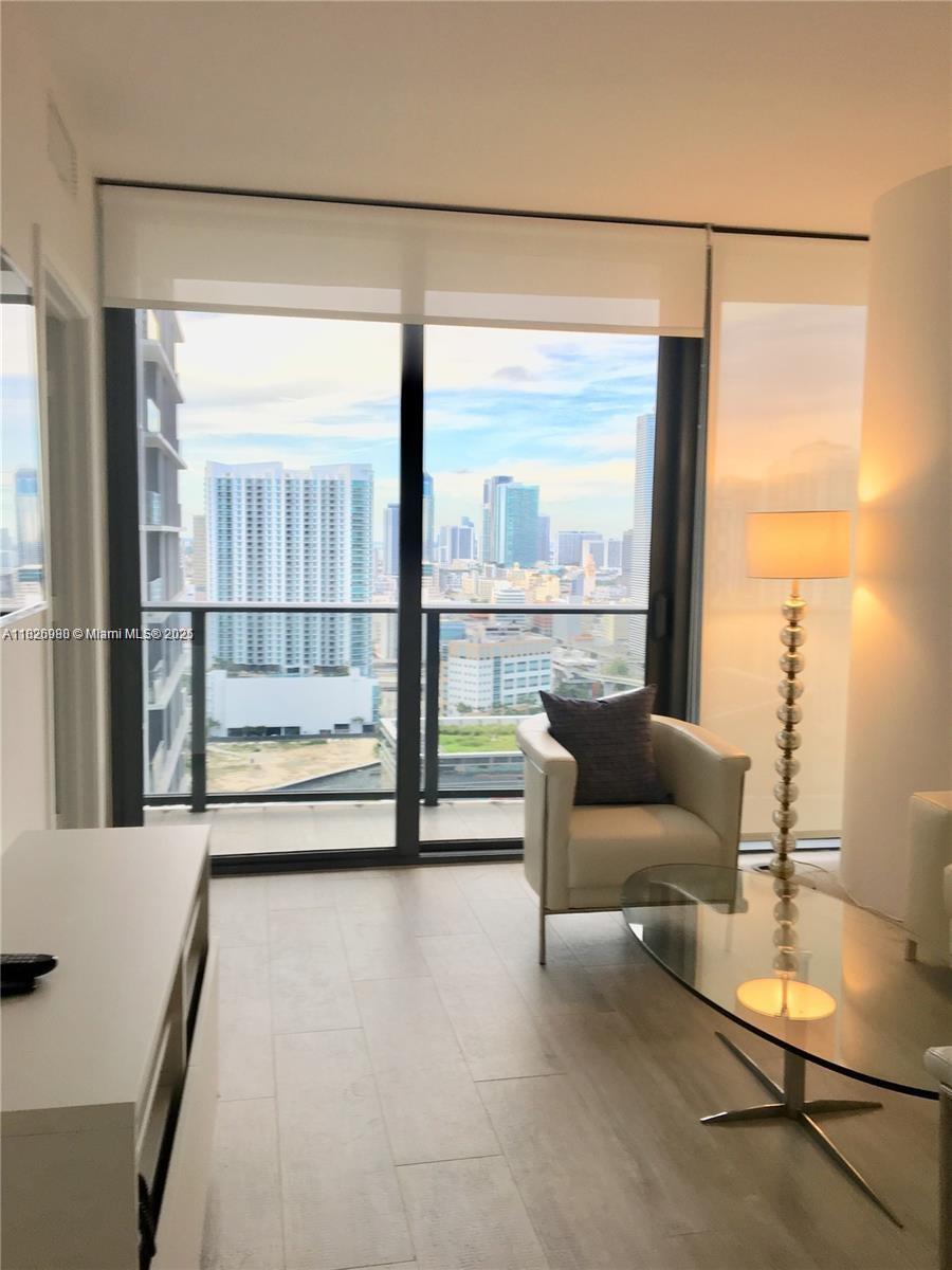 55 SW 9th St #2901, Miami FL 33130