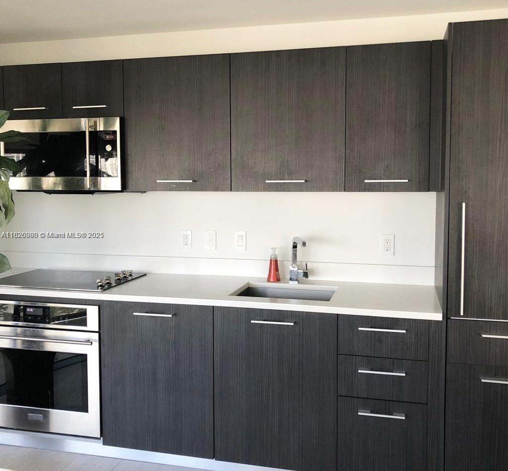 55 SW 9th St #2901, Miami FL 33130
