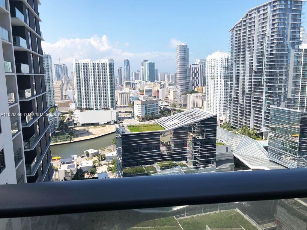 55 SW 9th St #2901, Miami FL 33130