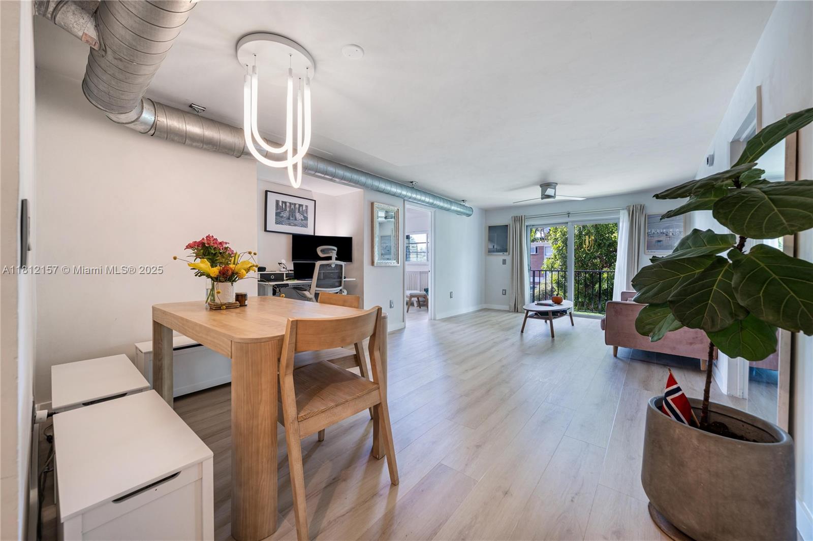 1900 Meridian Ave Condo