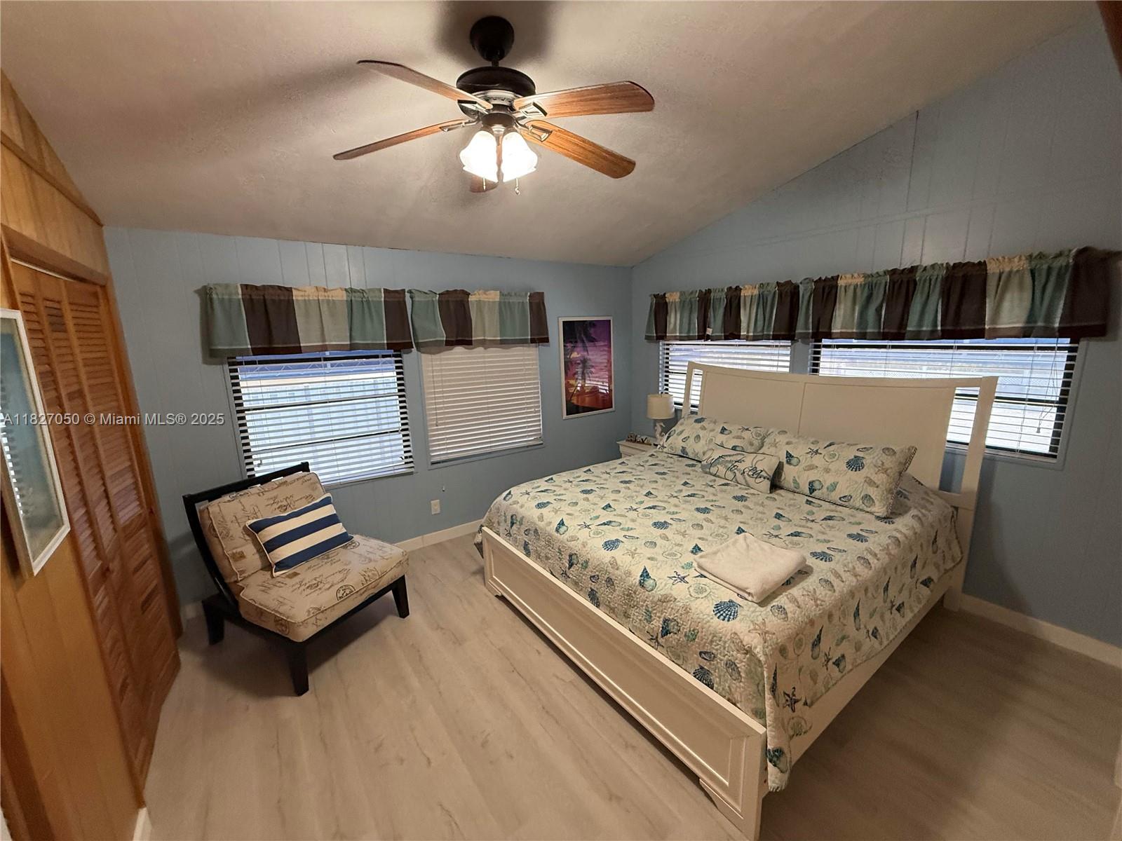 211 Banyan Ln