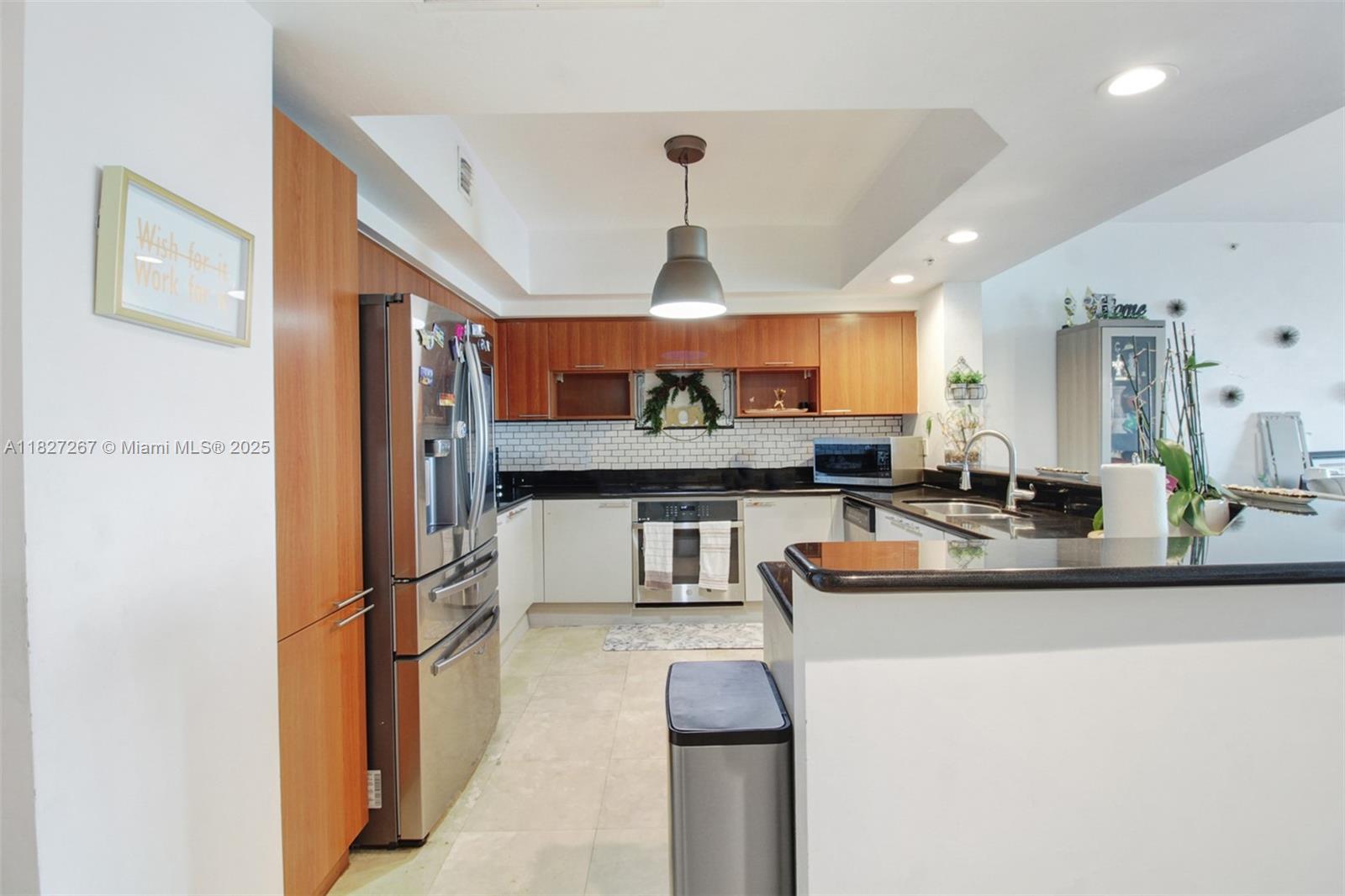 14951 Royal Oaks Ln #908, North Miami, Florida image 6
