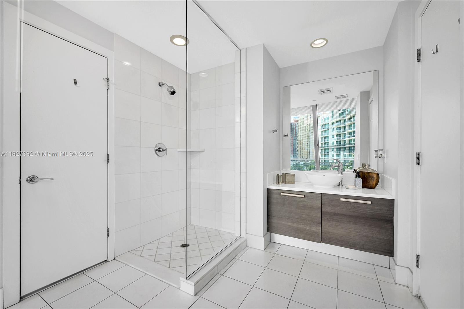 2950 NE 188th St #449, Aventura FL 33180