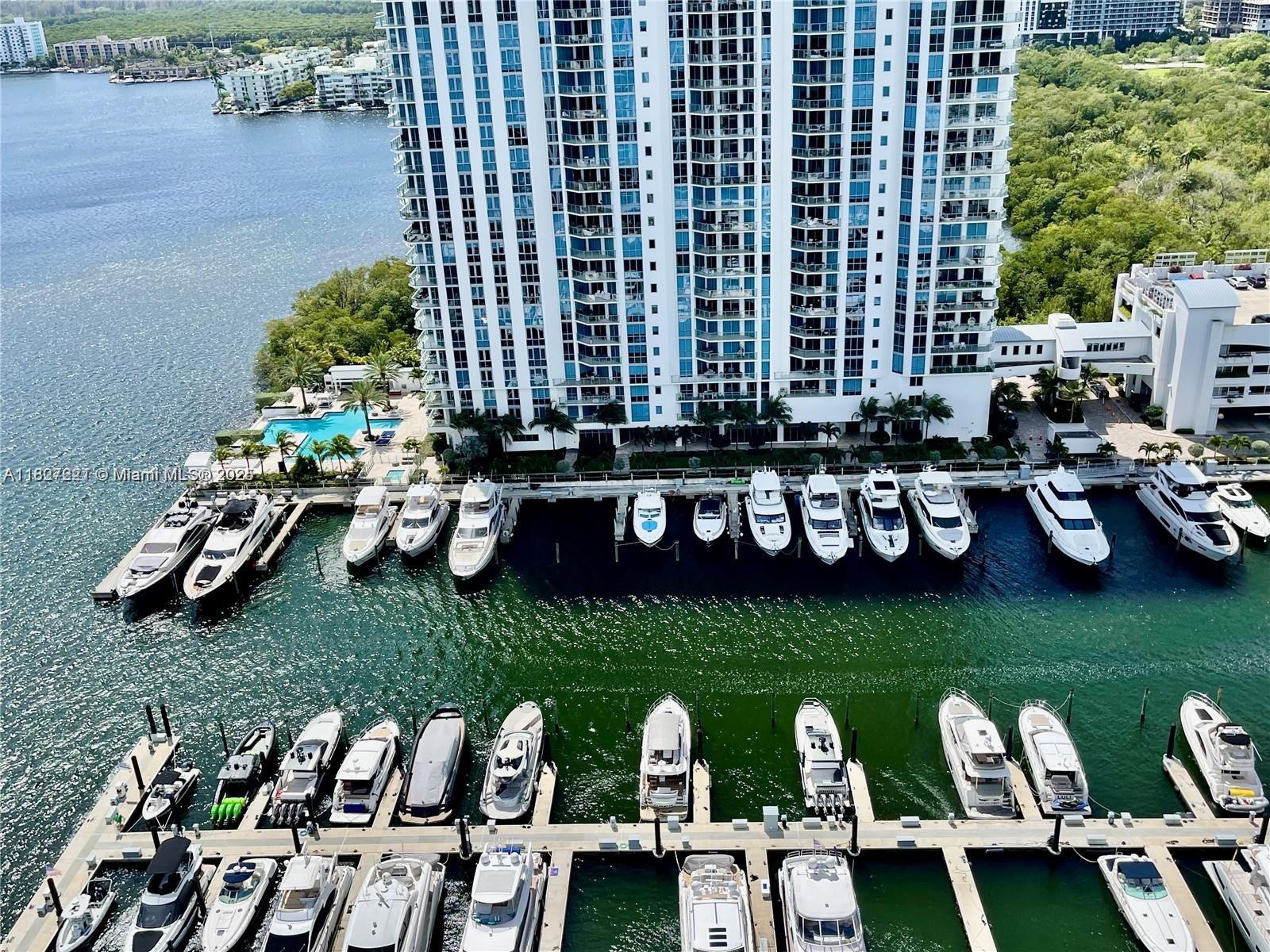 Apartamento para Alugar em North Miami Beach, FL