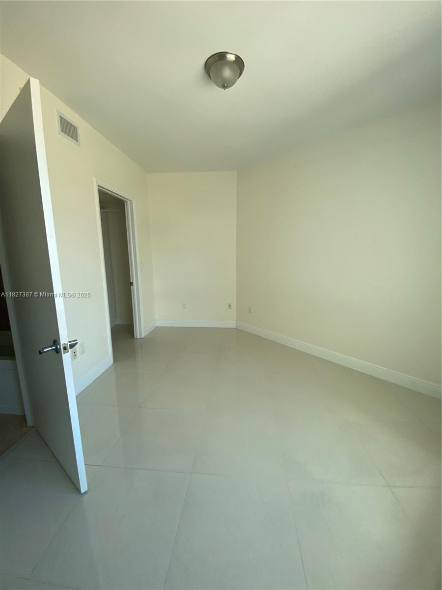 350 S Miami Ave #2707, Miami FL 33130