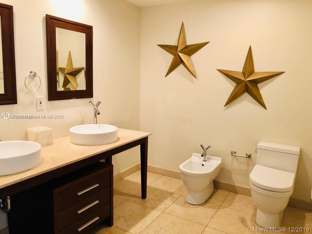 495 Brickell Ave #1806, Miami FL 33131