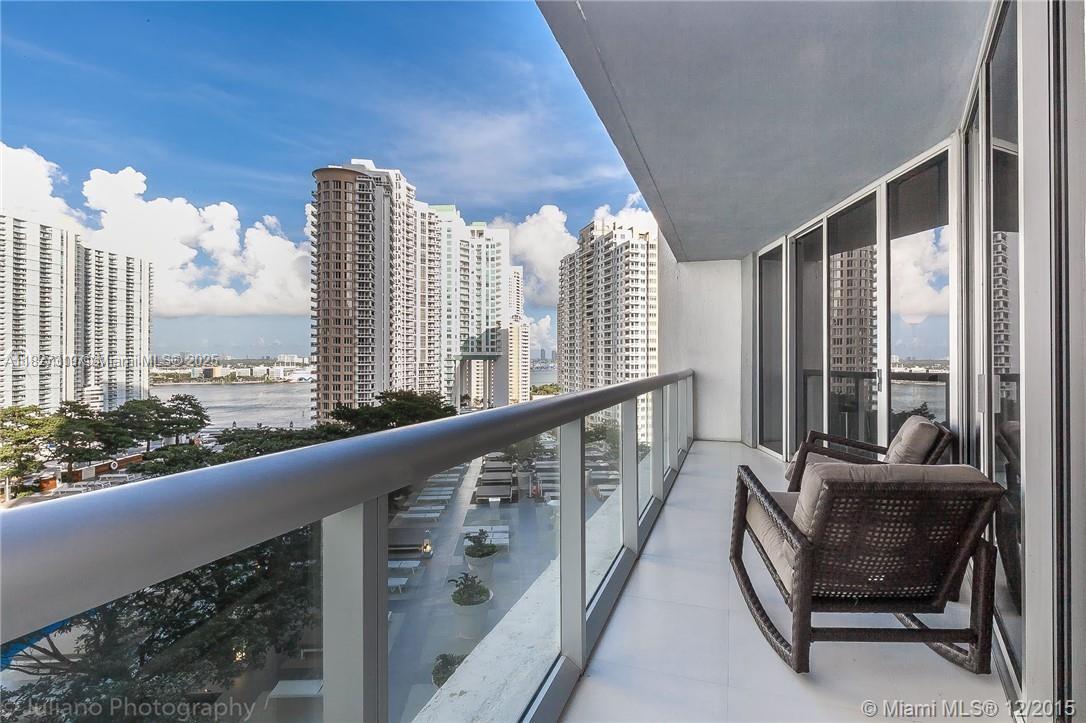 495 Brickell Ave #1806, Miami FL 33131