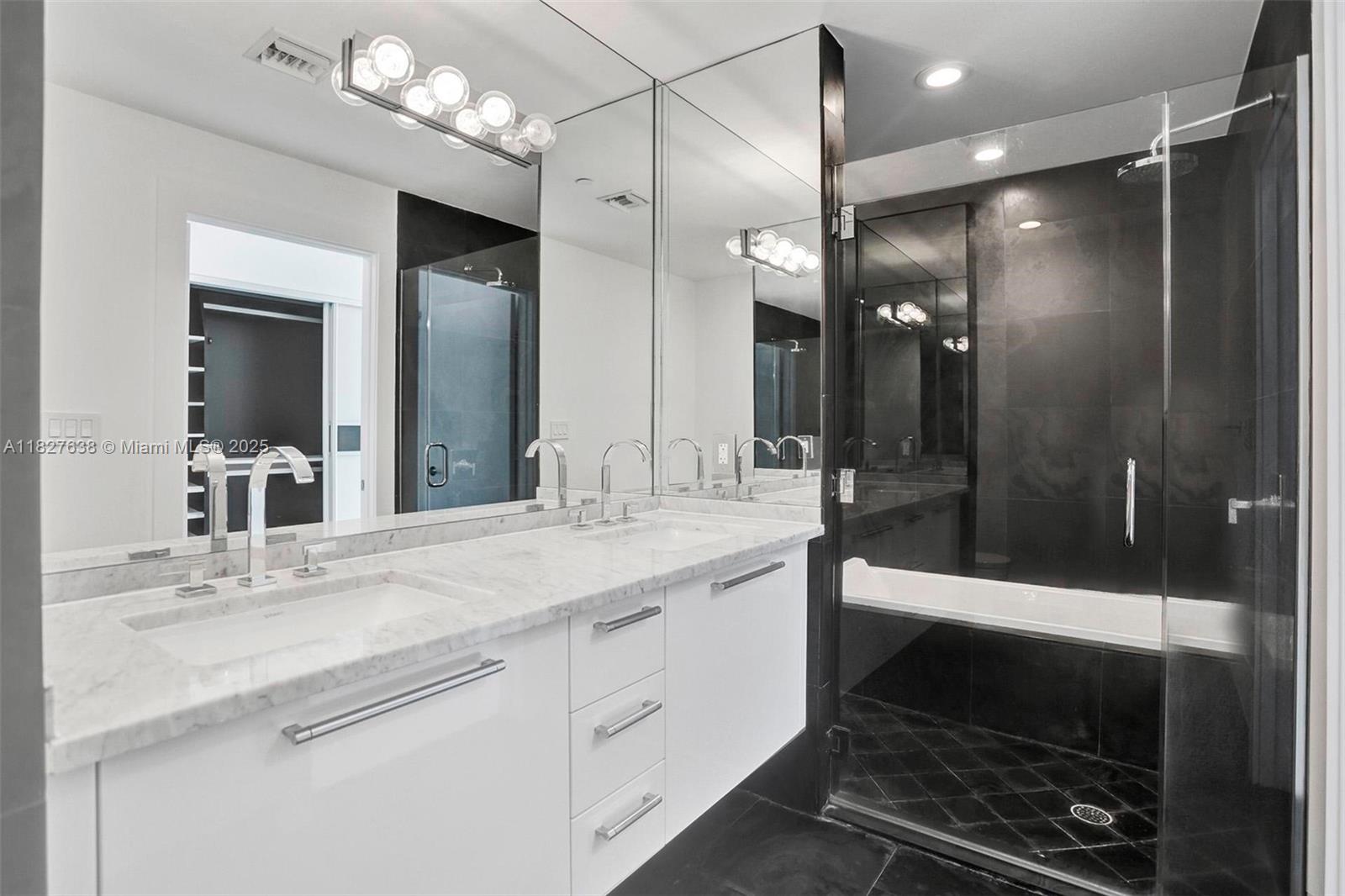 900 Biscayne Blvd #4803, Miami FL 33132