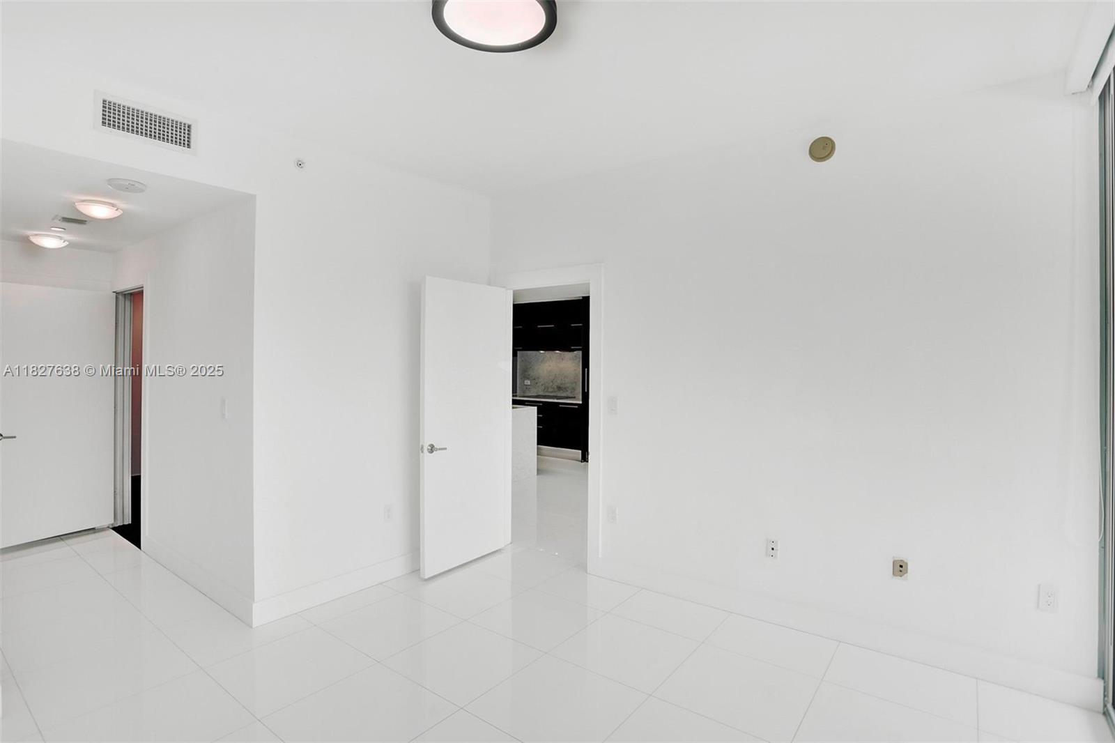 900 Biscayne Blvd #4803, Miami FL 33132