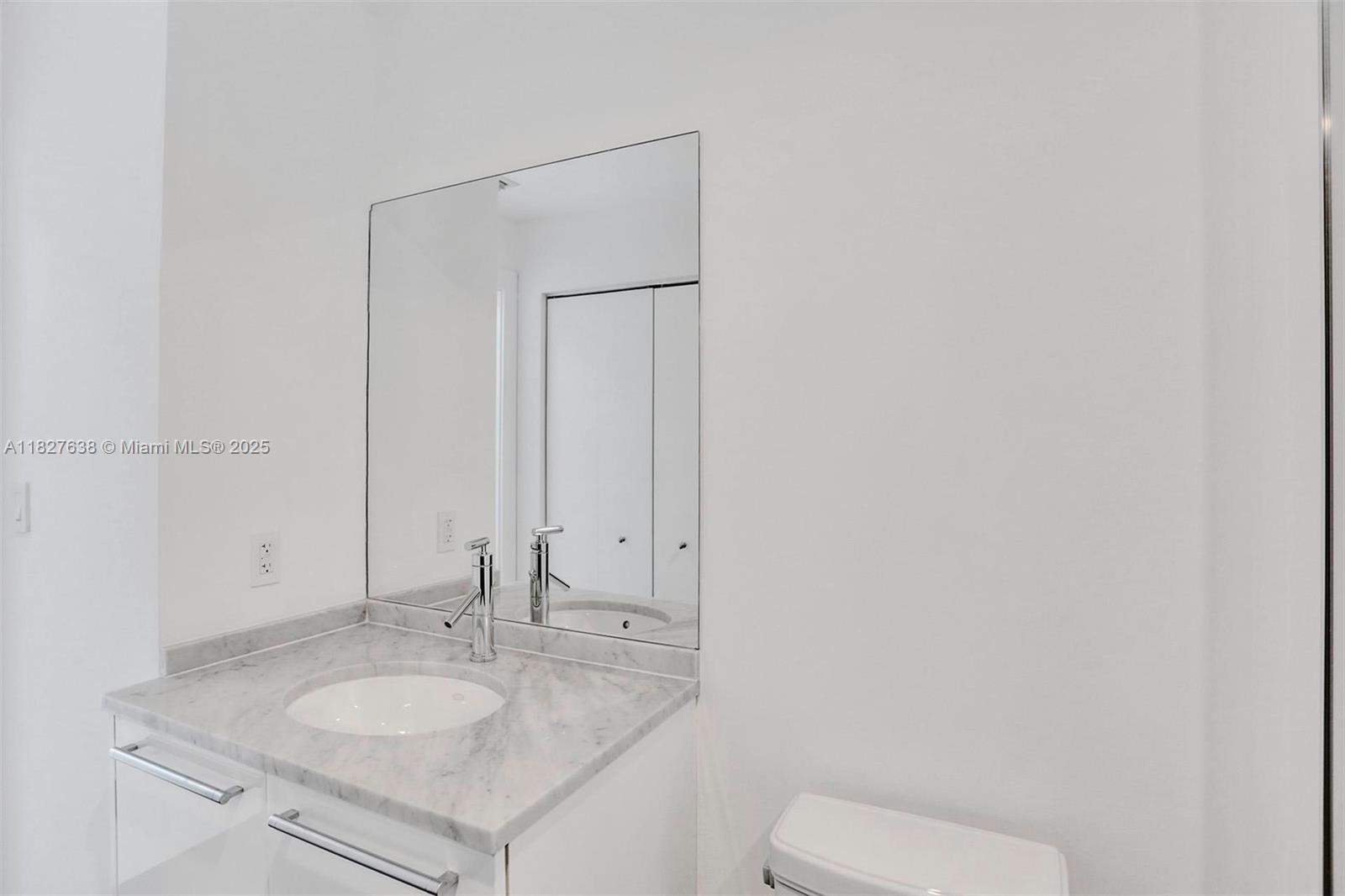 900 Biscayne Blvd #4803, Miami FL 33132