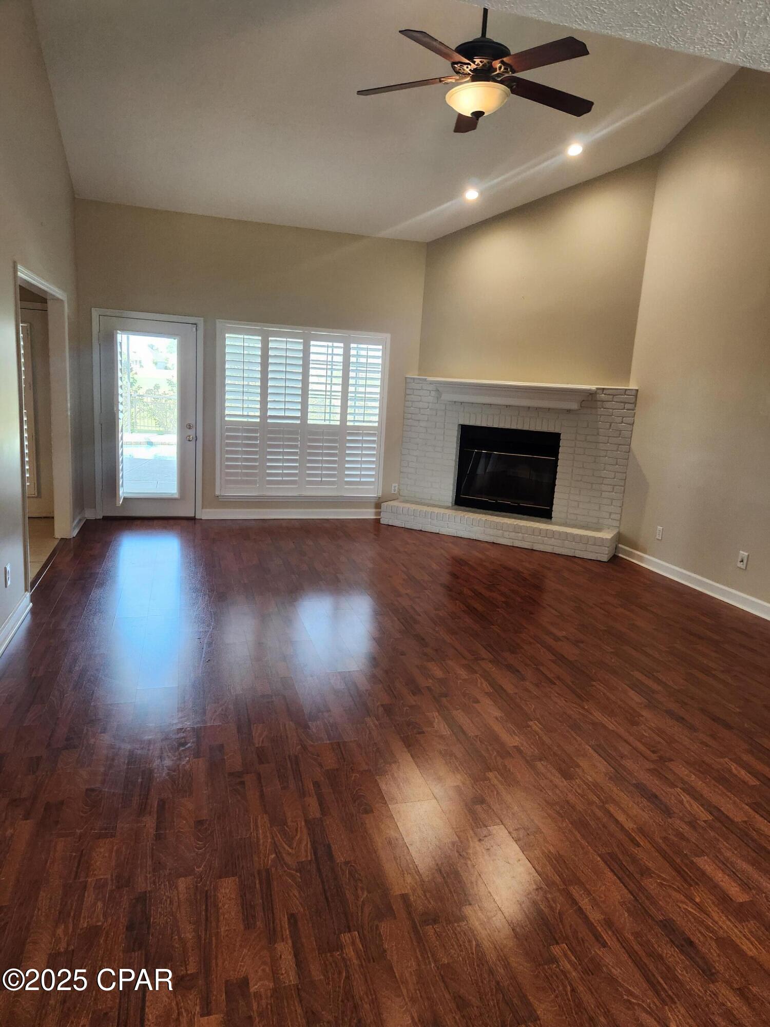 Image 3 For 3209 Country Club Drive
