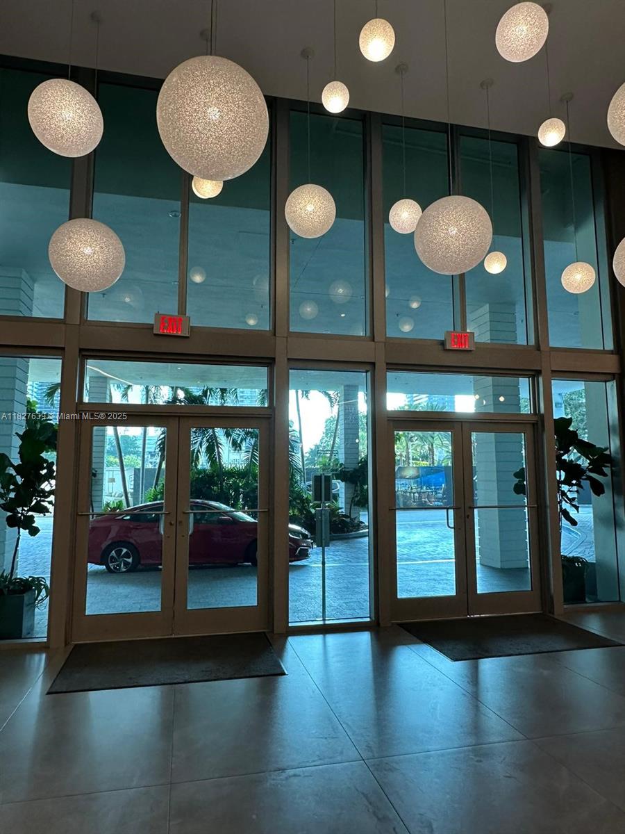 350 S Miami Ave #2915, Miami FL 33130