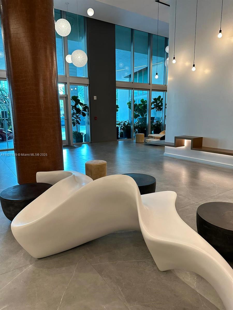 350 S Miami Ave #2915, Miami FL 33130