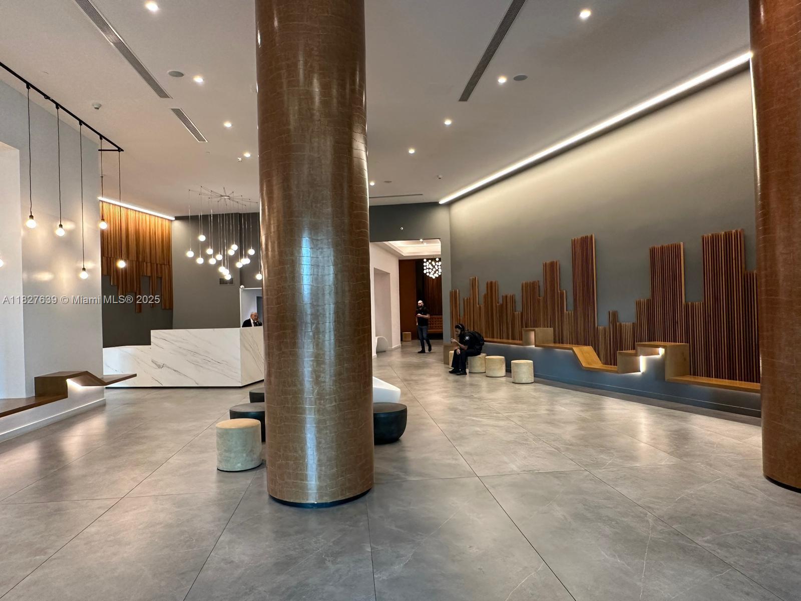 350 S Miami Ave #2915, Miami FL 33130