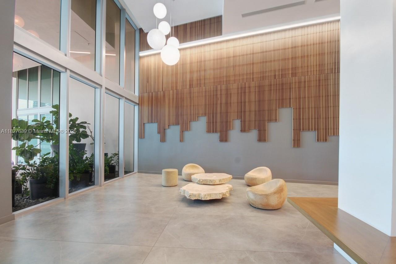 350 S Miami Ave #2915, Miami FL 33130