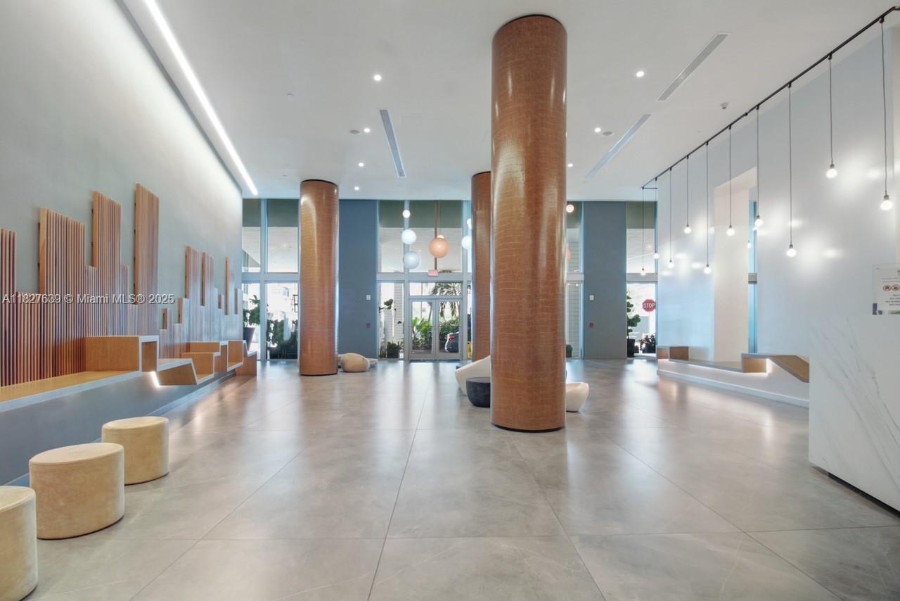 350 S Miami Ave #2915, Miami FL 33130
