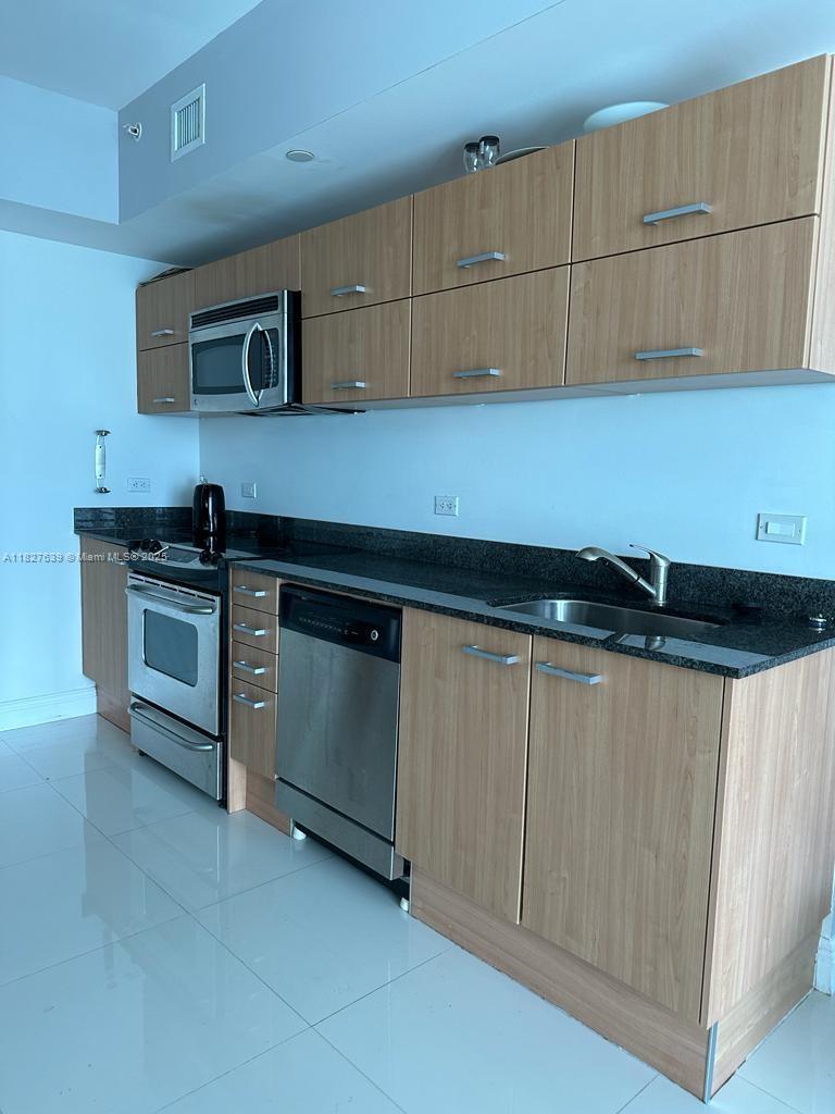 350 S Miami Ave #2915, Miami FL 33130