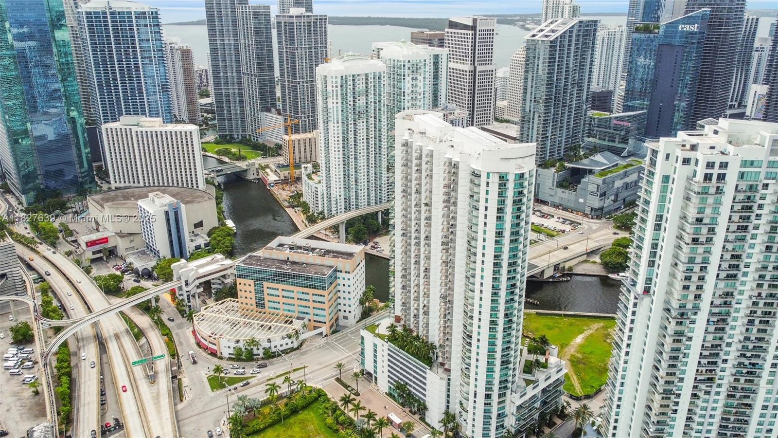 350 S Miami Ave #2915, Miami FL 33130