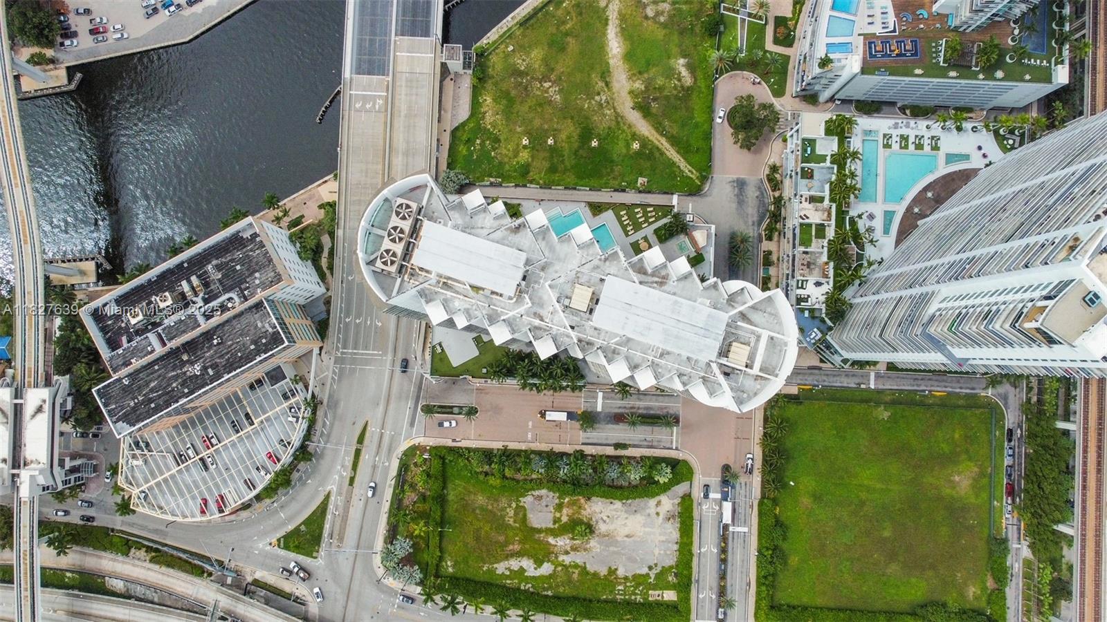 350 S Miami Ave #2915, Miami FL 33130