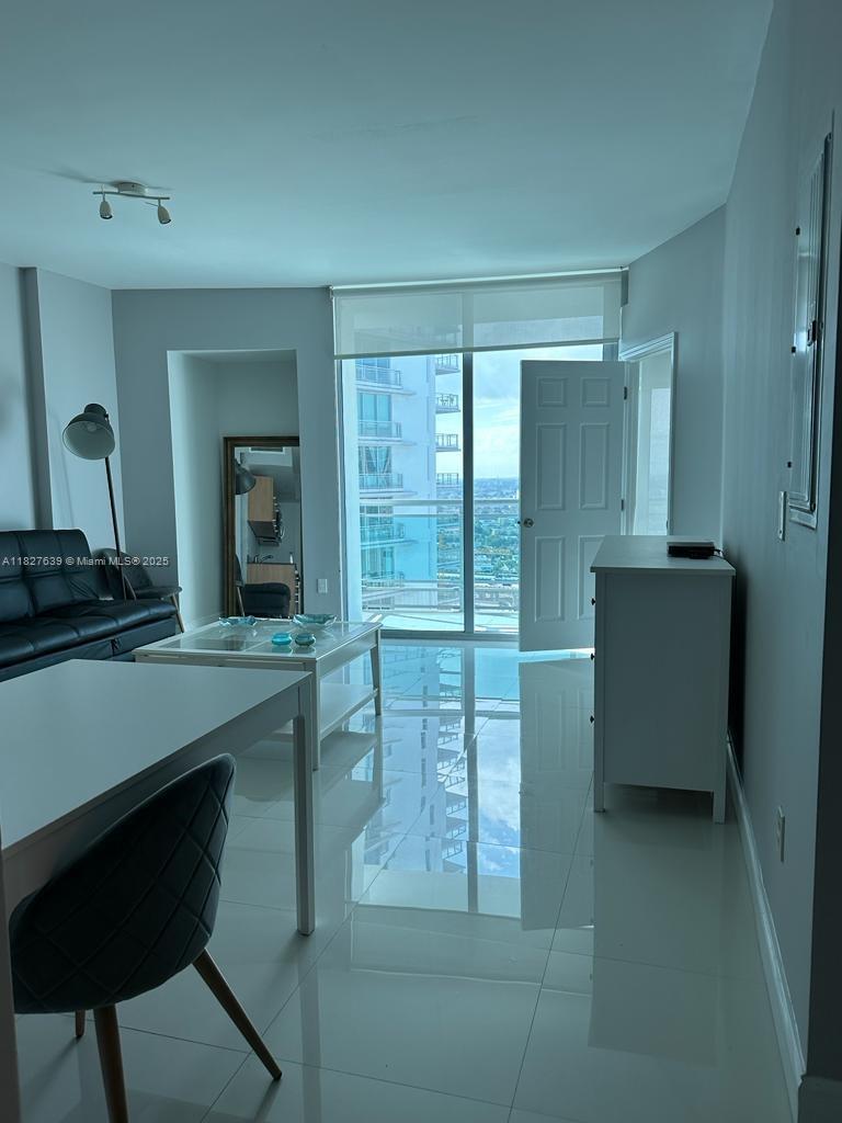 350 S Miami Ave #2915, Miami FL 33130