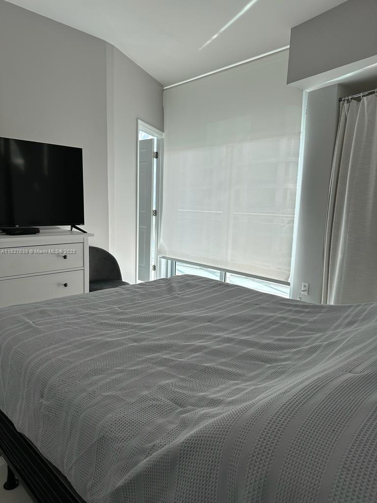 350 S Miami Ave #2915, Miami FL 33130