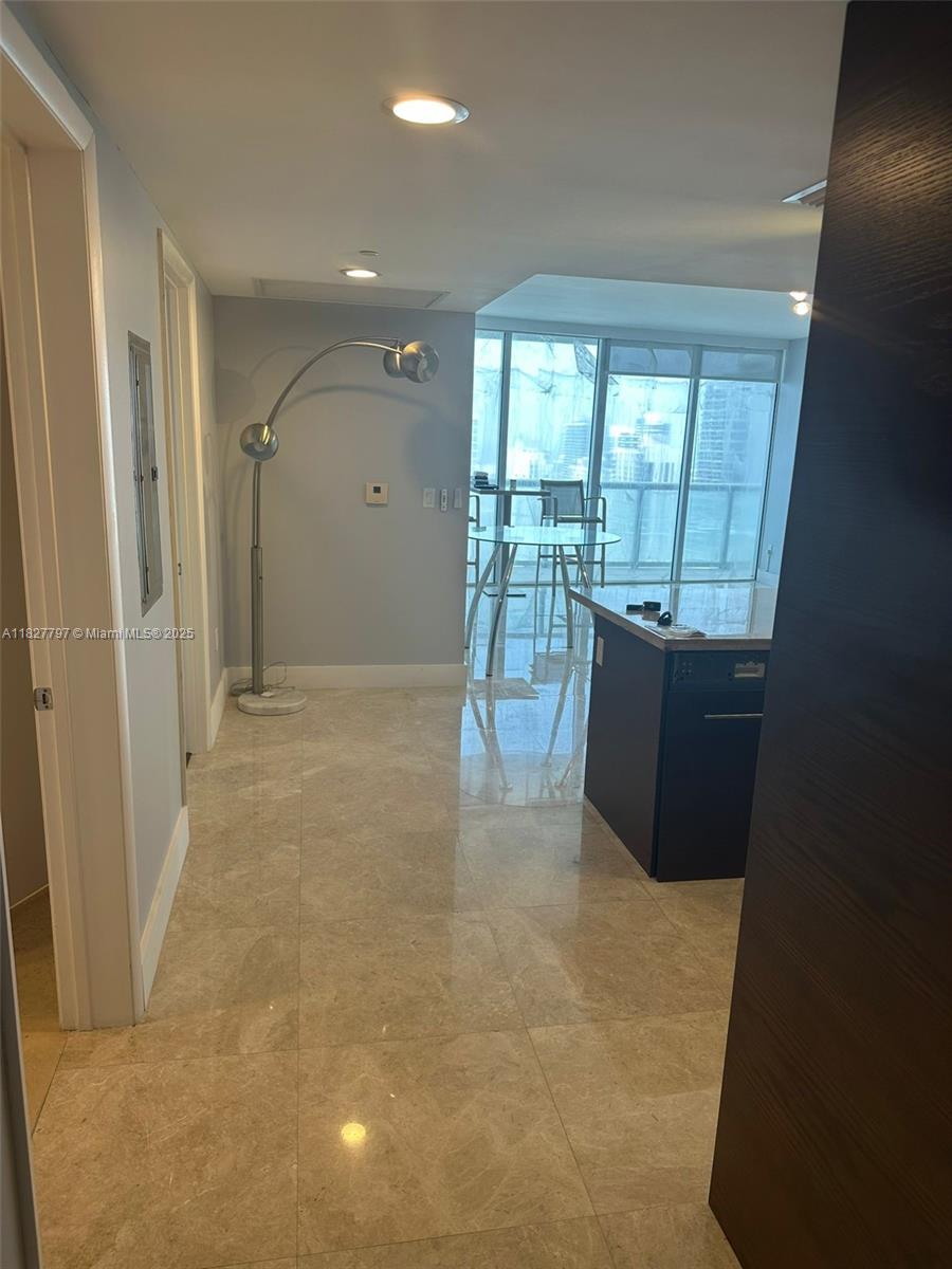 Condo for Sale in Miami, FL