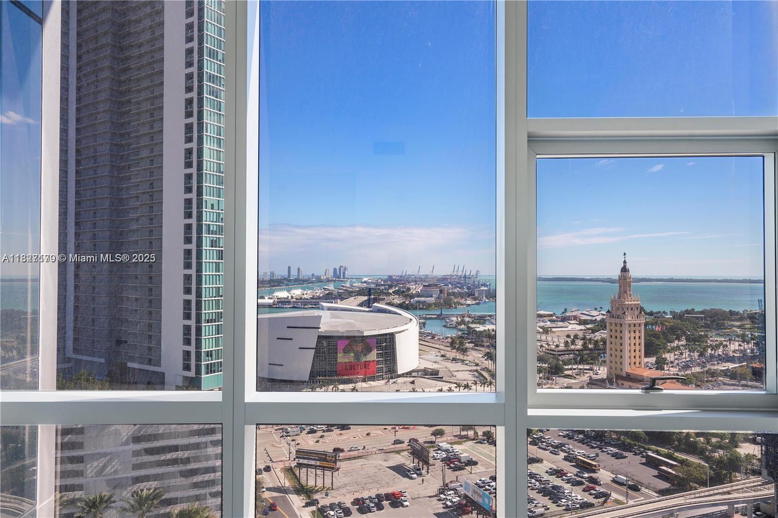 851 NE 1st Ave #2009, Miami FL 33132