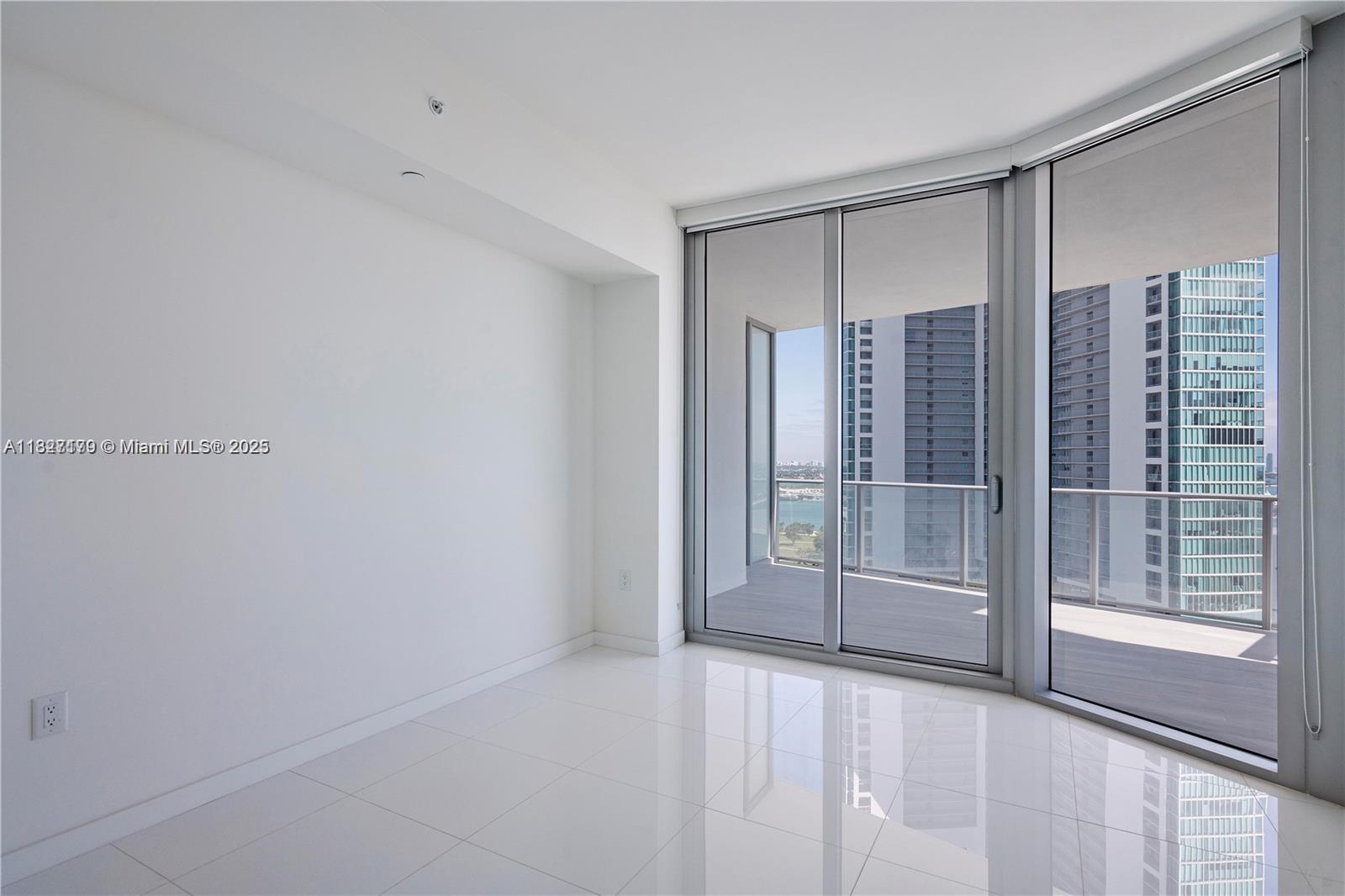 851 NE 1st Ave #2009, Miami FL 33132