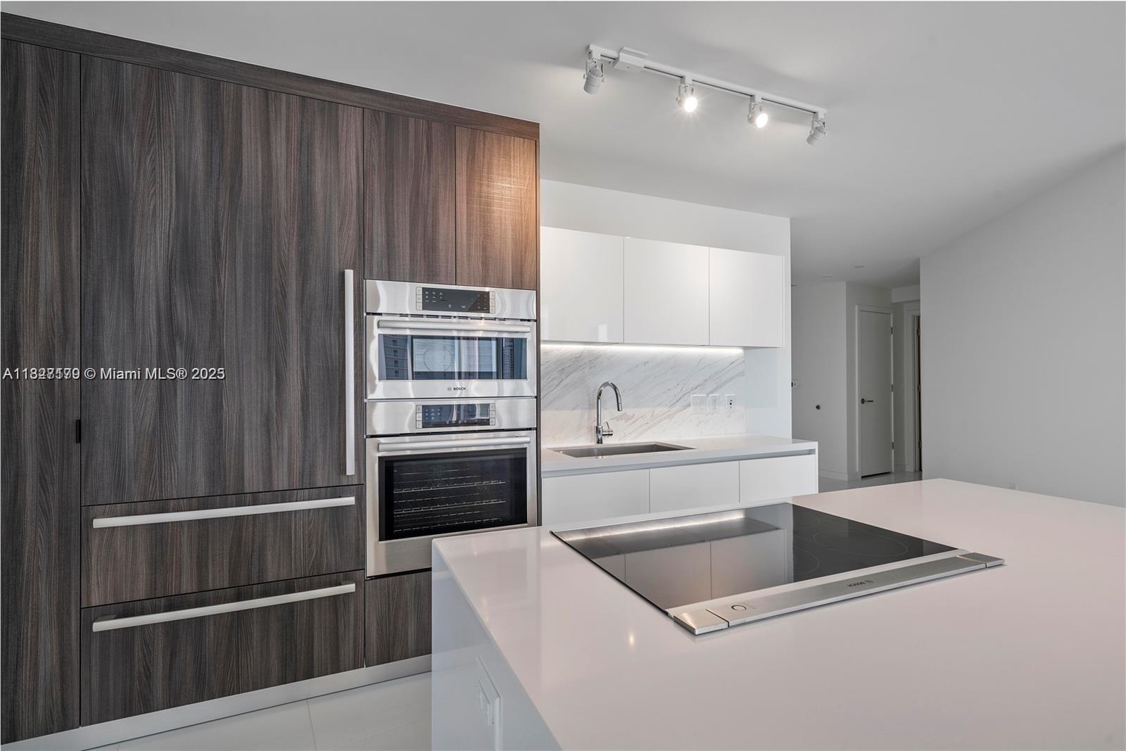 851 NE 1st Ave #2009, Miami FL 33132