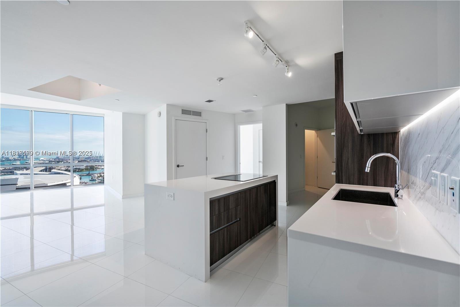 851 NE 1st Ave #2009, Miami FL 33132