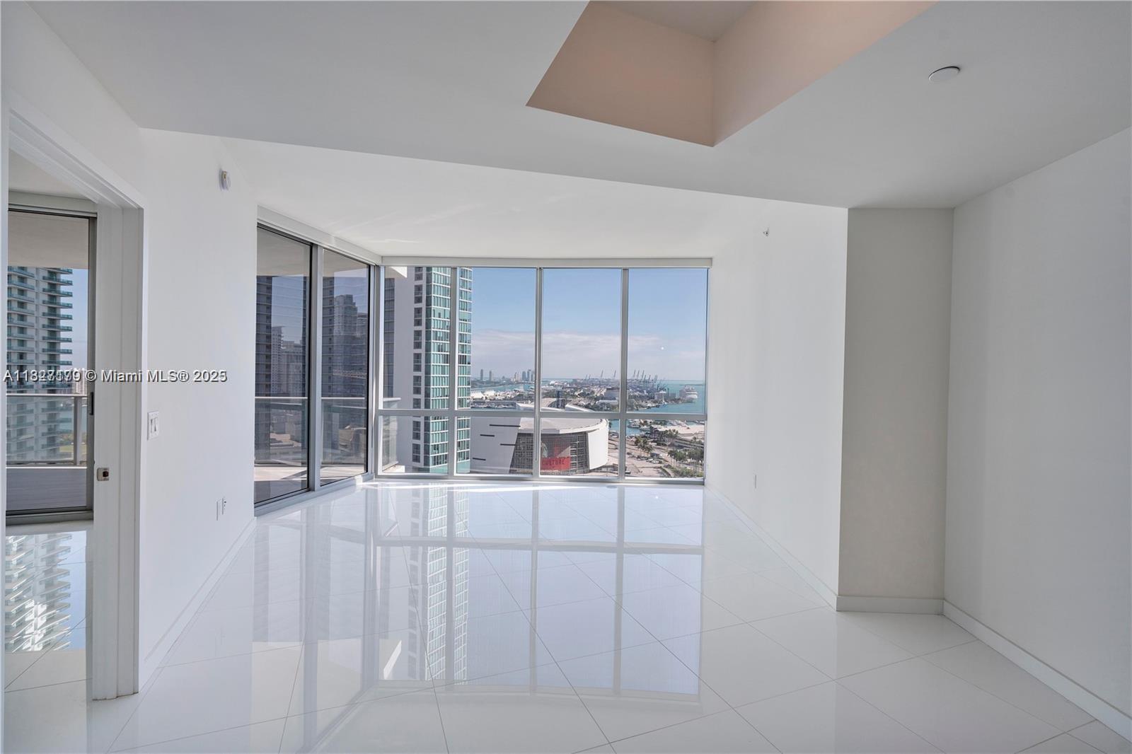 851 NE 1st Ave #2009, Miami FL 33132