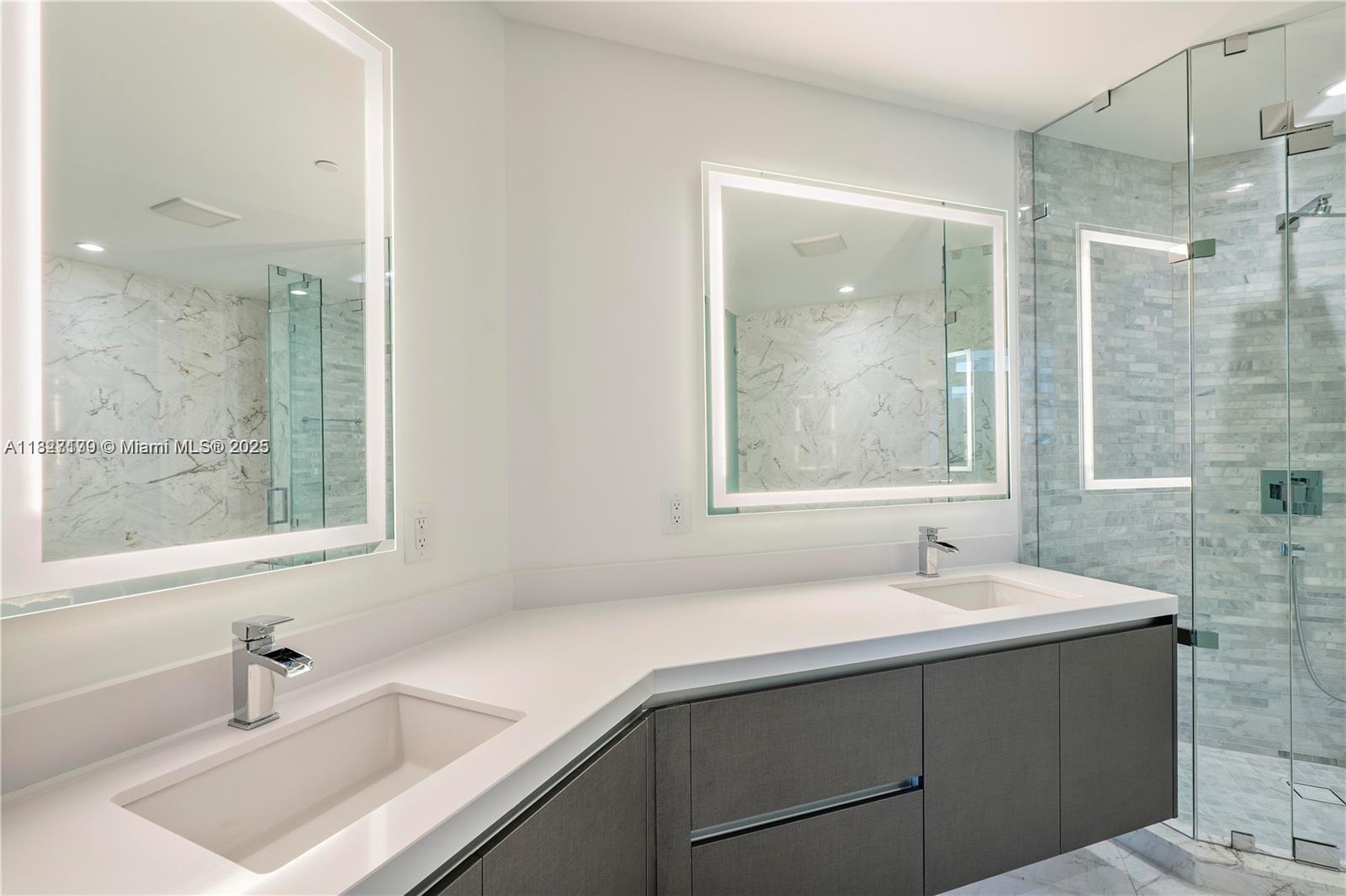 851 NE 1st Ave #2009, Miami FL 33132