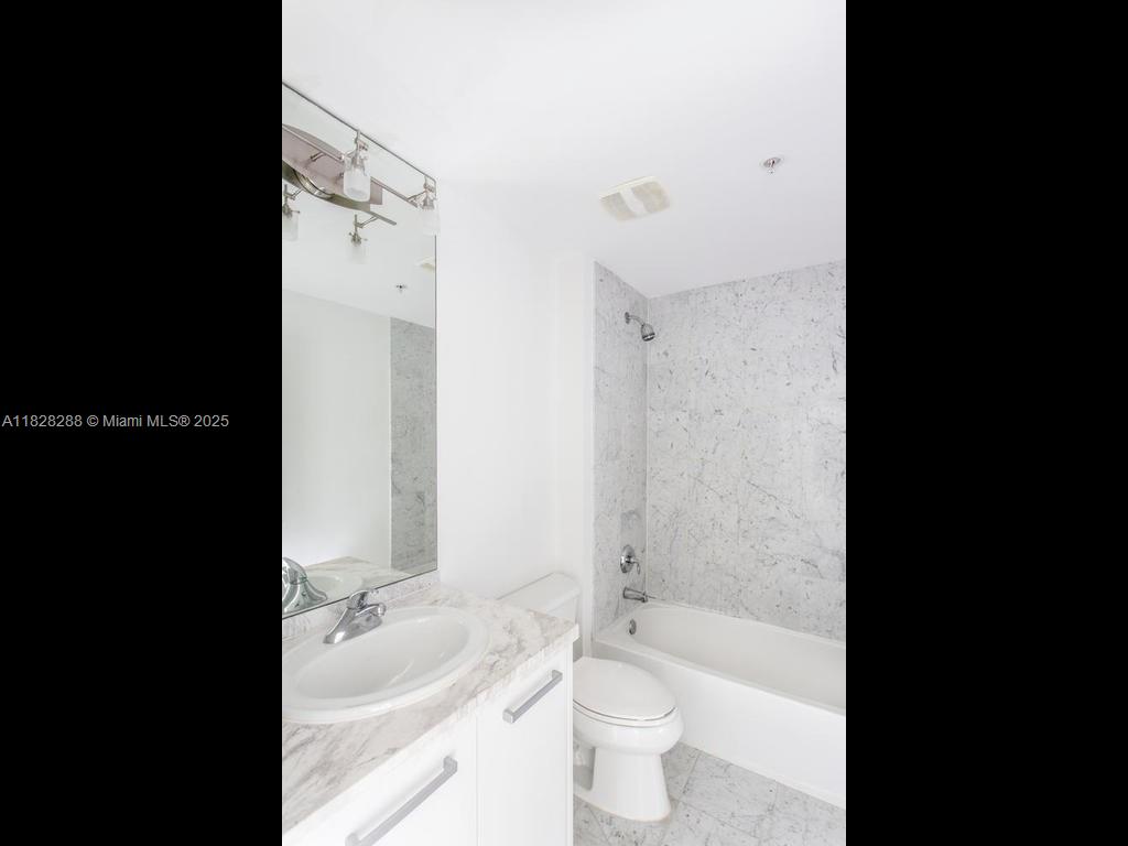 244 Biscayne Blvd #1102, Miami FL 33132