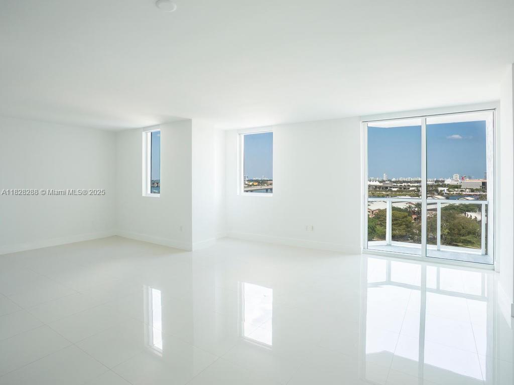 244 Biscayne Blvd #1102, Miami FL 33132