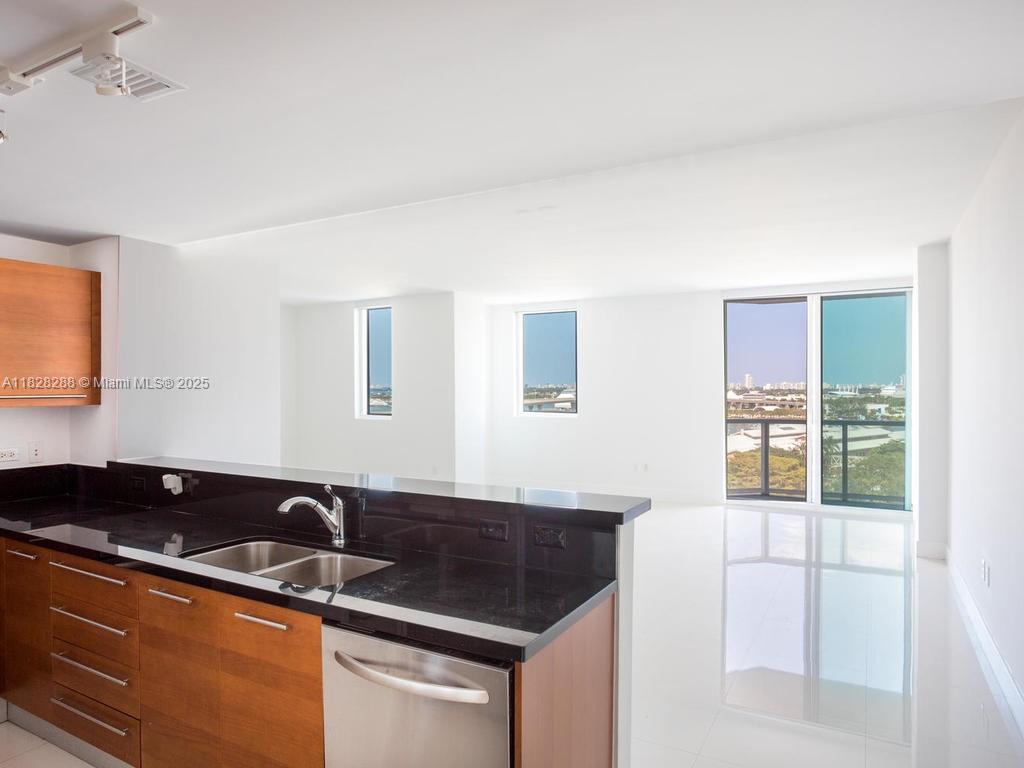 244 Biscayne Blvd #1102, Miami FL 33132