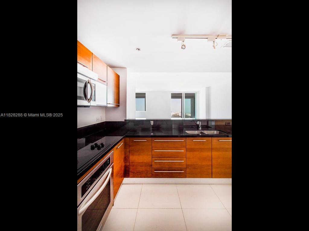 244 Biscayne Blvd #1102, Miami FL 33132