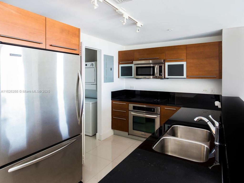 244 Biscayne Blvd #1102, Miami FL 33132