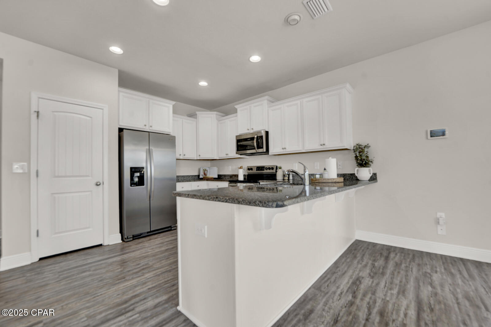 Image 10 For 140 Shoreview Drive