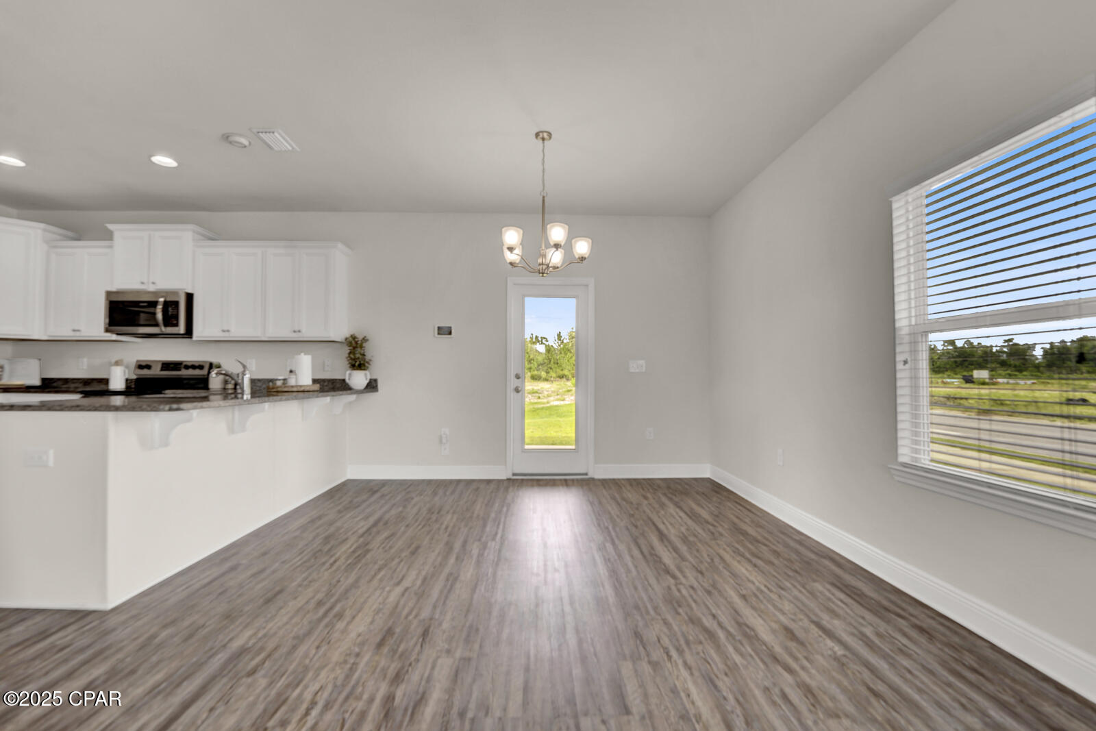 Image 11 For 140 Shoreview Drive