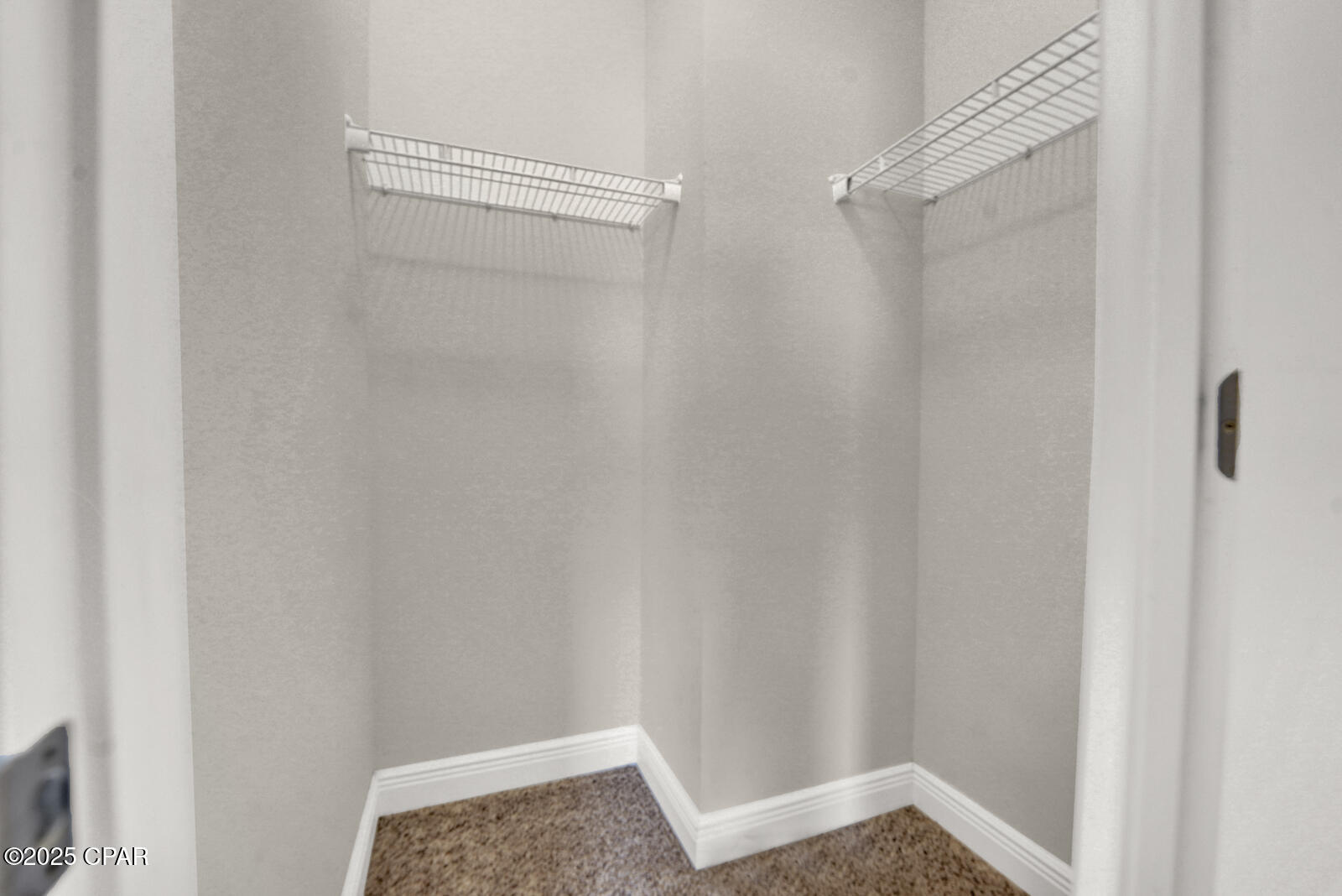 Image 41 For 140 Shoreview Drive