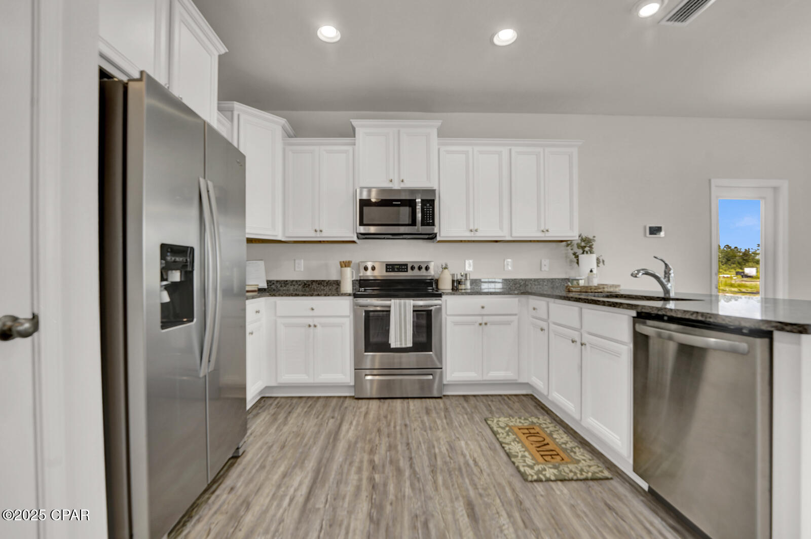 Image 7 For 140 Shoreview Drive