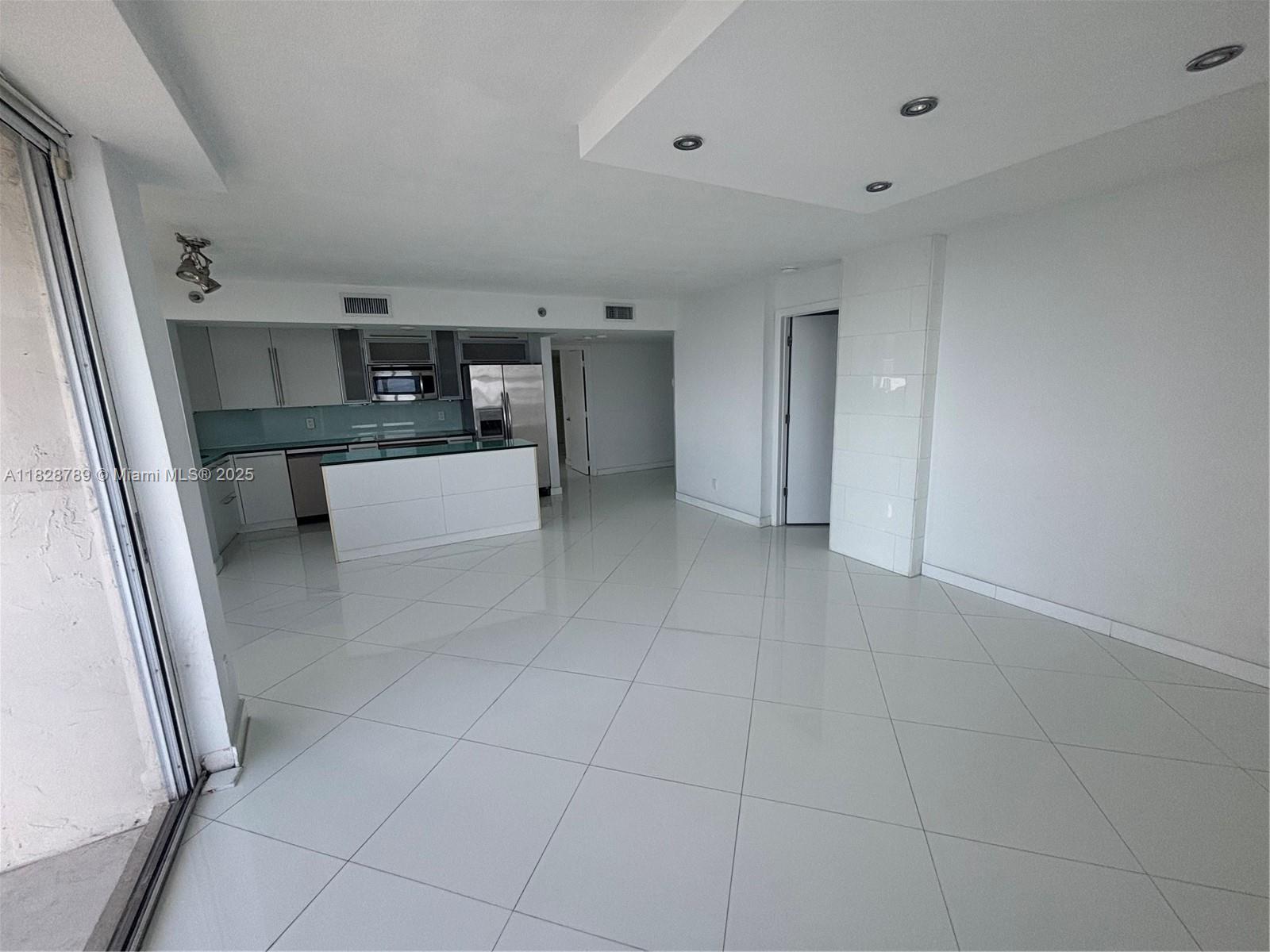 770 Claughton Island Dr #2116, Miami FL 33131