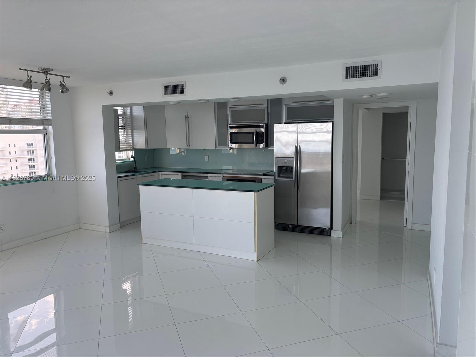 770 Claughton Island Dr #2116, Miami FL 33131