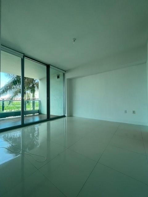 900 Biscayne Blvd #405, Miami FL 33132