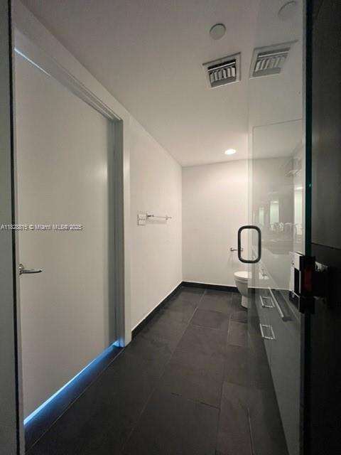 900 Biscayne Blvd #405, Miami FL 33132
